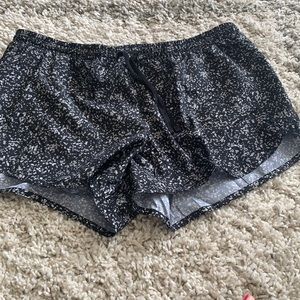 *NWT* Old Navy Active Shorts